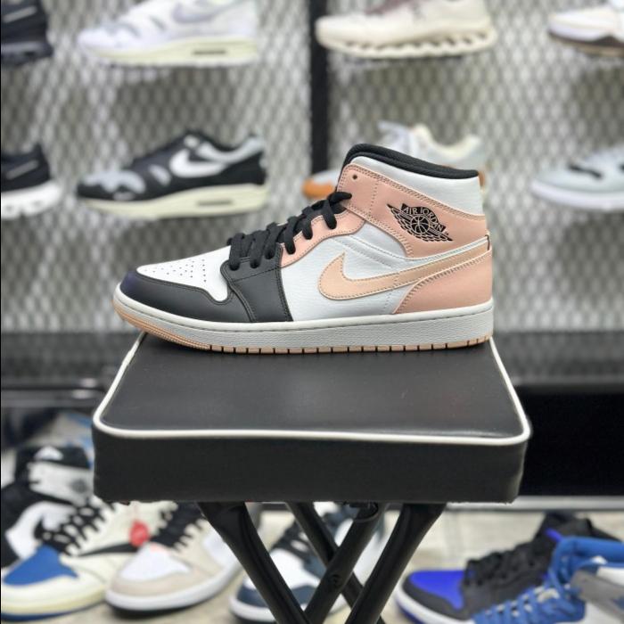 AJ1 Mid Crimson Tint BNIB