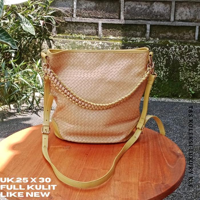 Tas wanita preloved branded BottegaVe*, kulit asli lentur limited