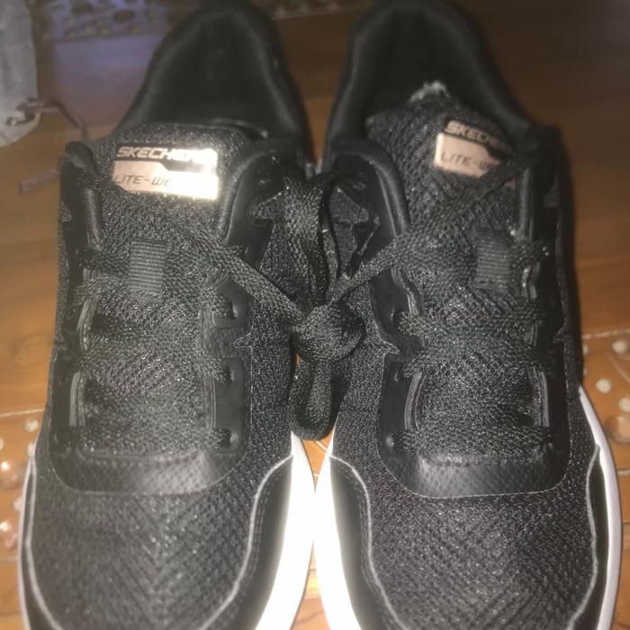 Sepatu wanita Skechers lite-weight ( baru )