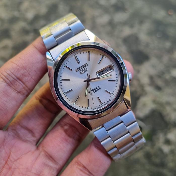SEIKO 5 CLASSIC AUTOMATIC
