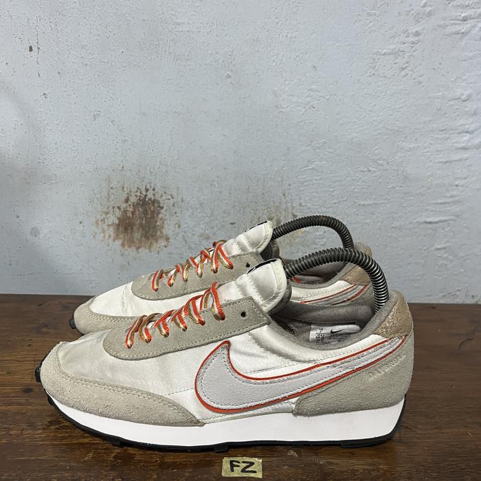 Sepatu second ori nike daybreak sail orange size 38