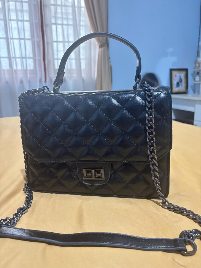 Tas Berrybenka Sling Bag Hitam - Original (Preloved)