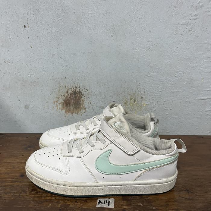 Sepatu anak second ori nike court borough low size 35