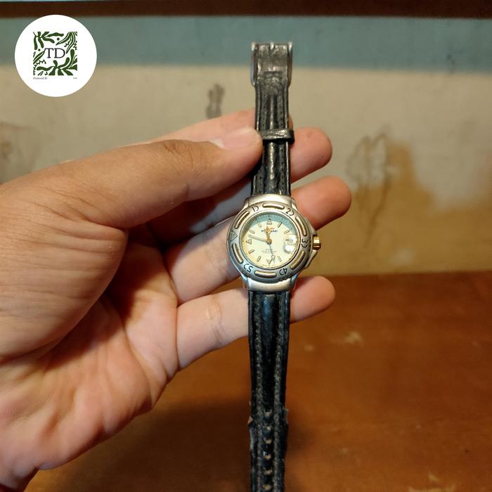 Jam Ellesse Vintage 90s 200M wanita