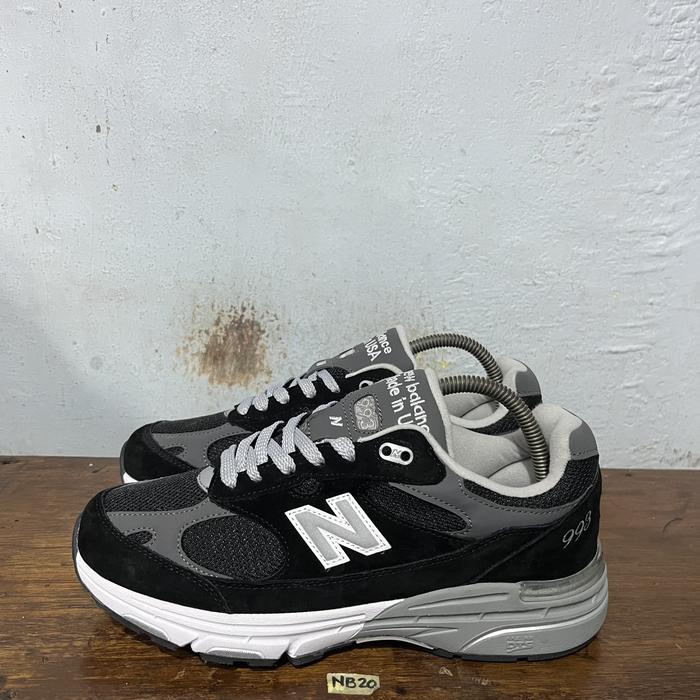 Sepatu second branded new balance 993 black size 41,5