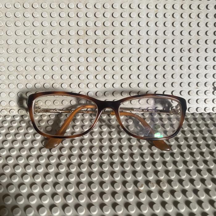 Frame kacamata salvatore ferragamo sf2799r