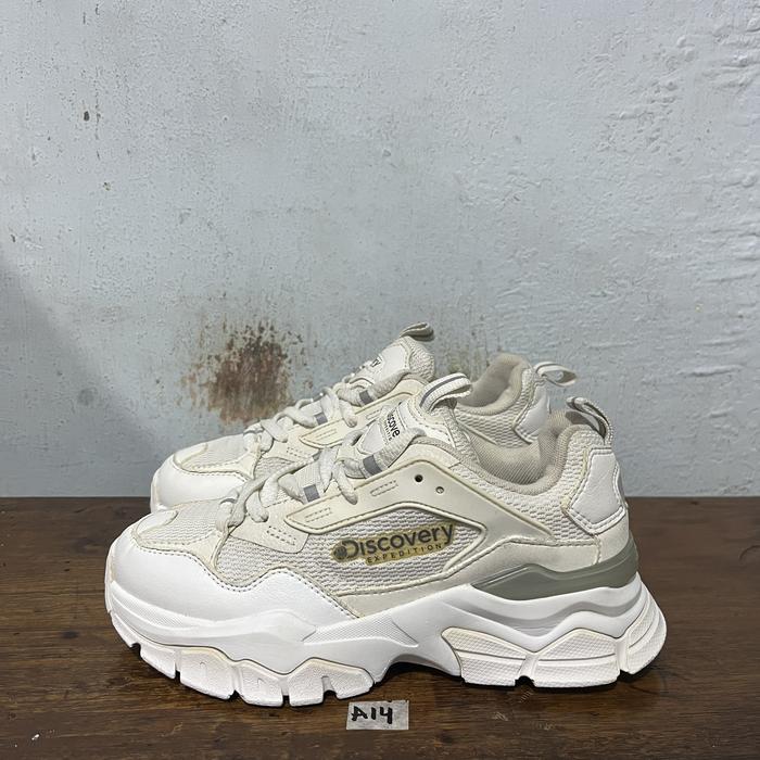 Sepatu second ori discovery expedition size 36