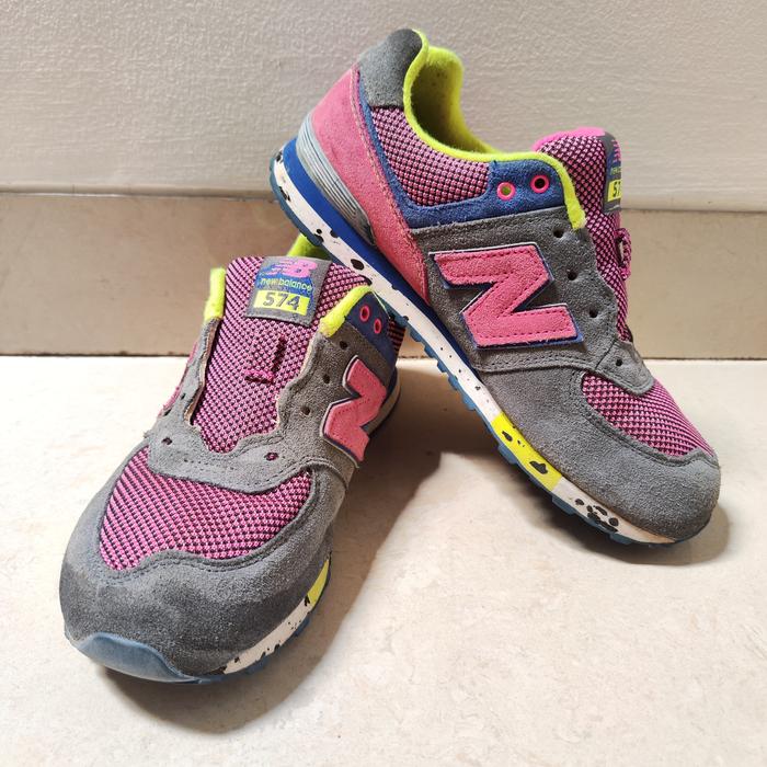 New Balance 574 Women Grey Pink suede mesh sneakers cewek perempuan original authentic asli sepatu w