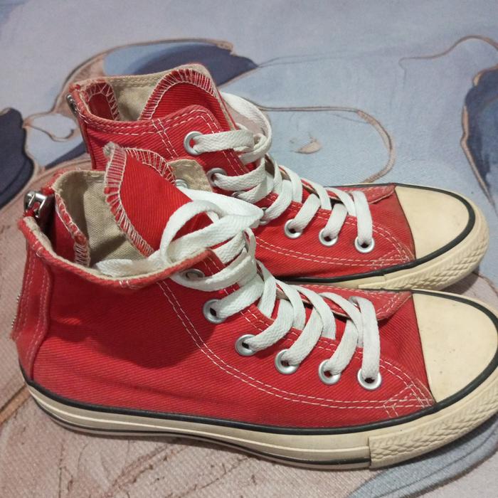Sepatu Branded Converse Zipper Merah Size 37 (Second)