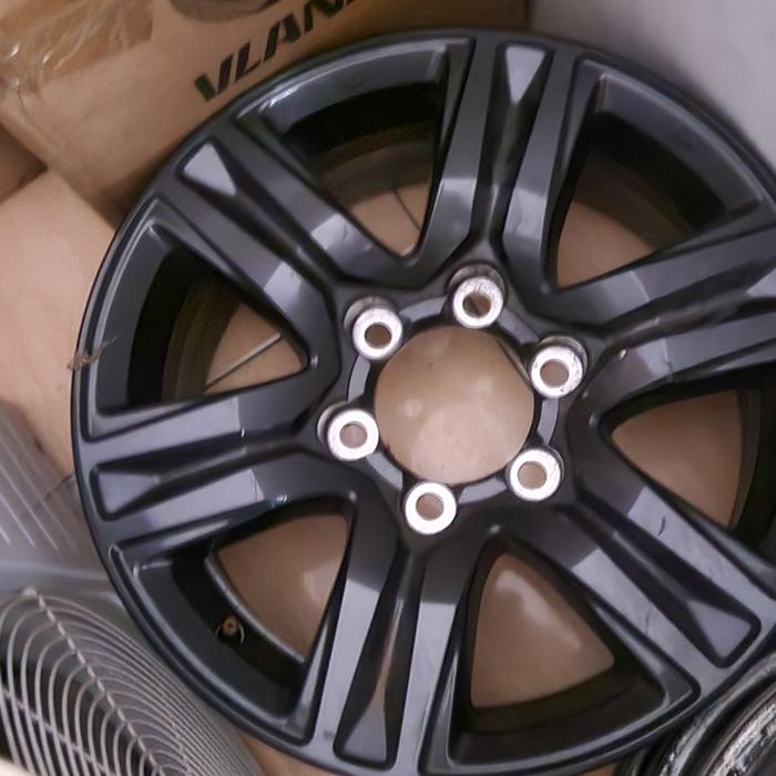 velg toyota hilux rocco r17