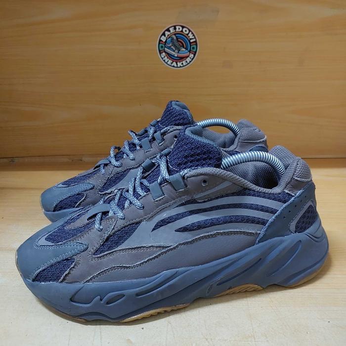 Sepatu Second Ori Adidas Yeezy Boost Size 41,5