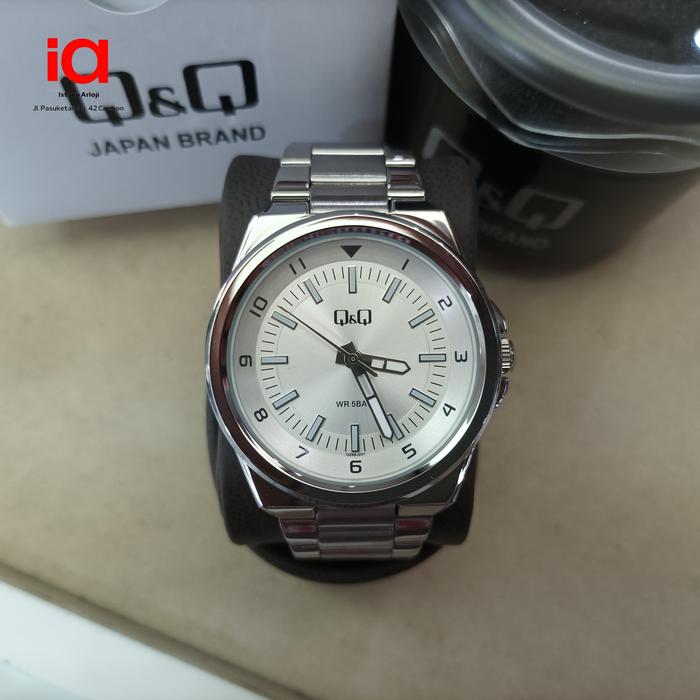 Jam Tangan Q&Q QZ68J201Y Men's Fashion 4.2 cm Stainless Steel