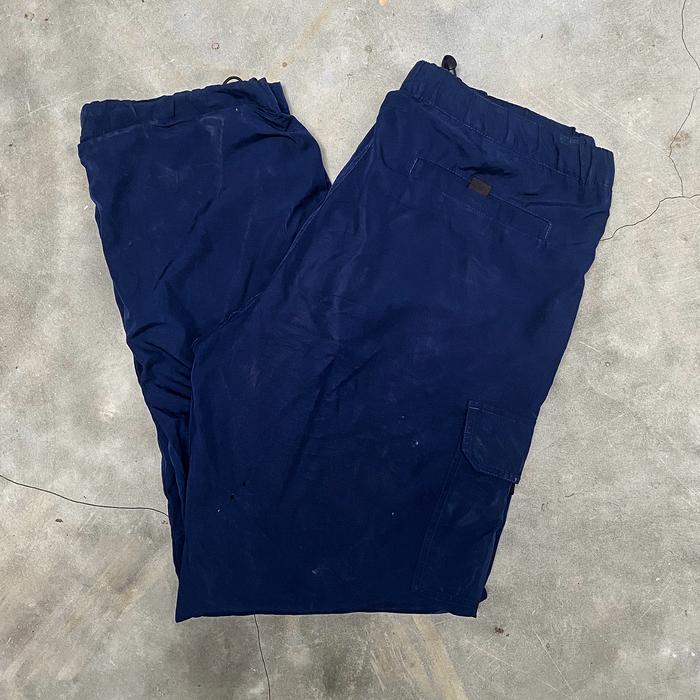 Thrift | Uniqlo Cargo Paracute Navy Pants Celana Kerut Bawah Biru Dongker Hangat Tebal Winter Dingin