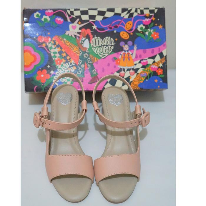 Preloved Adorable Project Riyunee Heels Peach ukuran 40