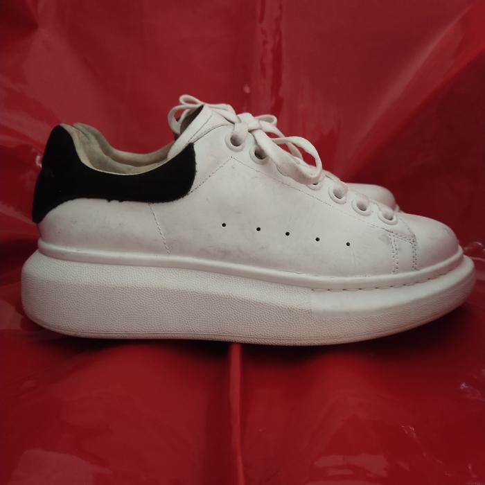 SEPATU ALEXANDER MC QUEEN WHITE BLACK SECOND