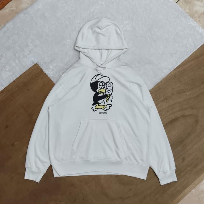 Hoodie UNIQLO UT X  Verdy putih