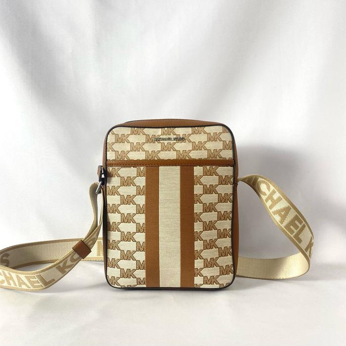 tas pria mk cooper flight bag lt cream multi vj