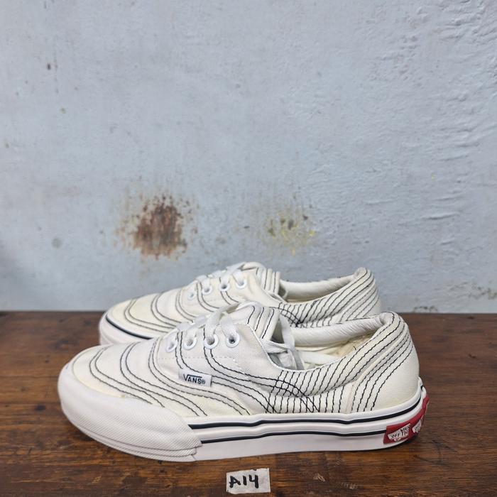Sepatu second original Vans authentic size 36