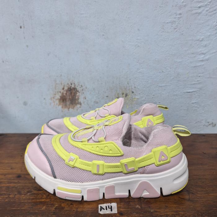 Sepatu second original Fila women size 36,5