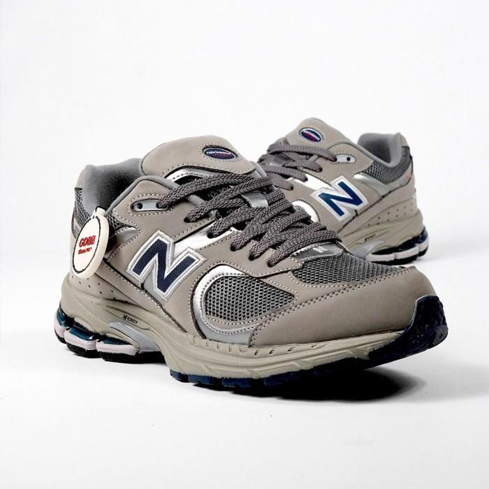 NB 2002 R Balance 2002R Light Grey Dark Grey Authentic