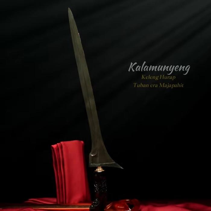 Keris Kalamunyeng Pamor Keleng Tanggub Majapahit