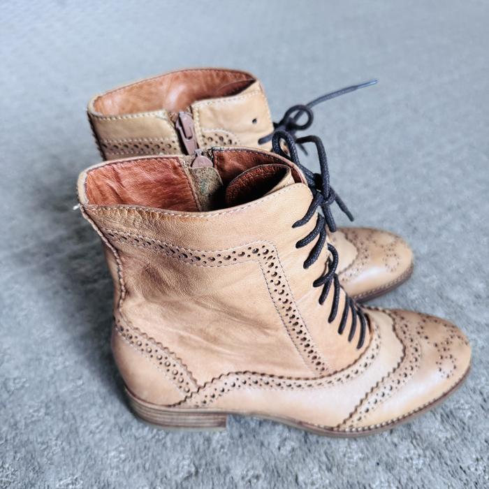sepatu boots brown shoes staccato preloved