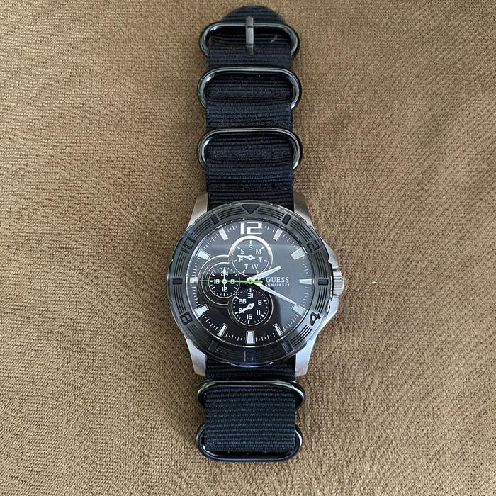 Jam Tangan Pria Guess Original (Preloved)