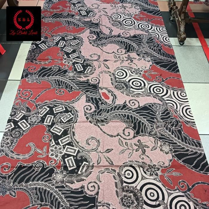 Kain batik tulis motif bunga anggrek warna merah tanahan