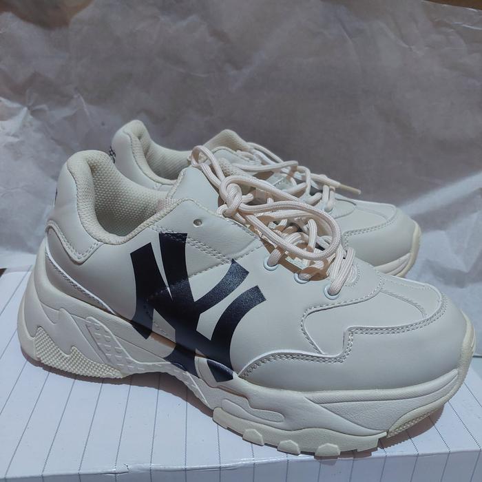 Sepatu MLB NY Yankees Mono Sneakers Original Second Like New