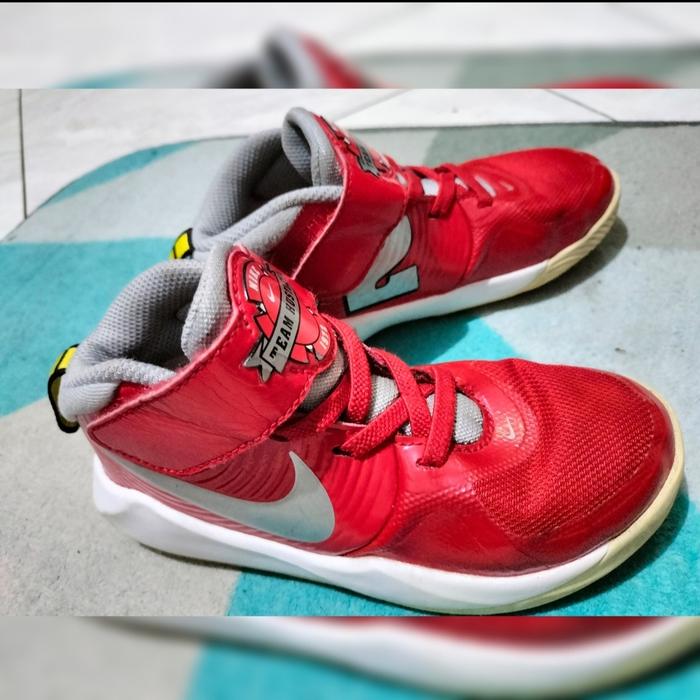 preloved sepatu basket anak nike team hustle 1972 merah