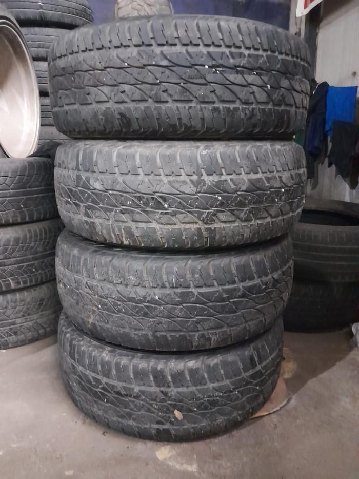 BAN bekas ACCELERA OMIKRON A/T 285 60 Ring18 FORTUNER PAJERO