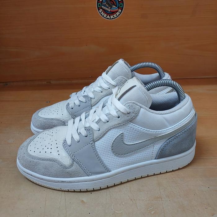Sepatu Second Original AJ1 Low Size 38