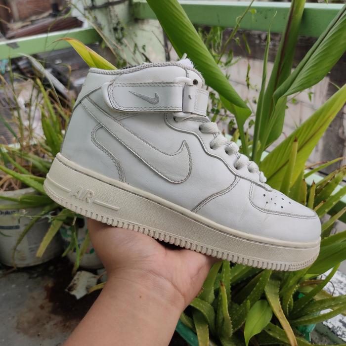 Nike AF1 Mid Triple White Sneakers Casual Sneakers Sepatu Wanita Size 37