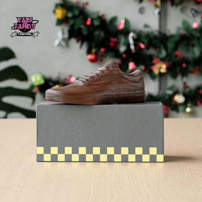 Vans Wooden Shoes Dimensi: 18 x 8 x 8cm