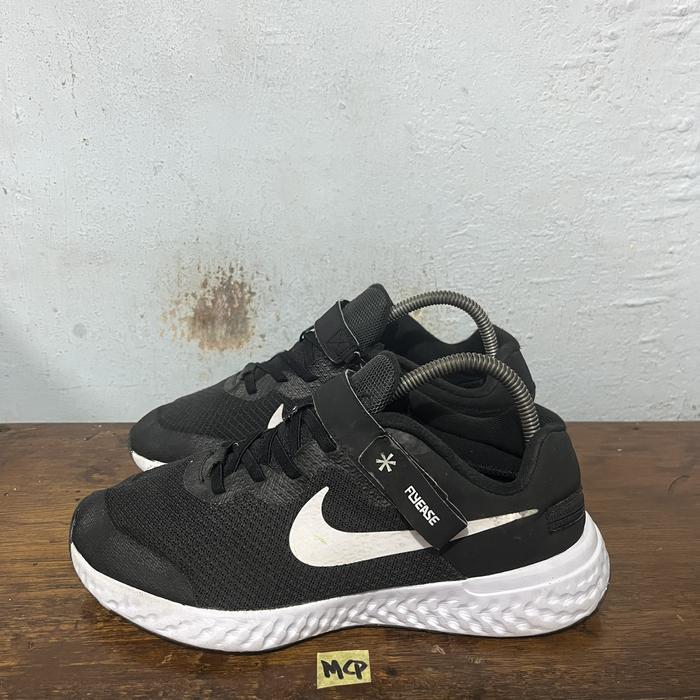 Sepatu second ori nike revolution 6 flyease size 40