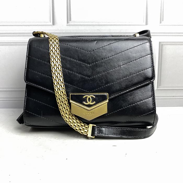 CC ChanelMedal Envelope Flap Bag Chevron Calfskin Small  Preloved