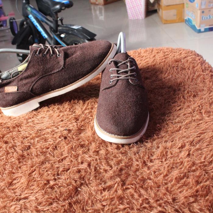Sepatu sneaker " Hawkins" Material kokoh kain dan bulu tapak moctoe size 40,5 insole 255.