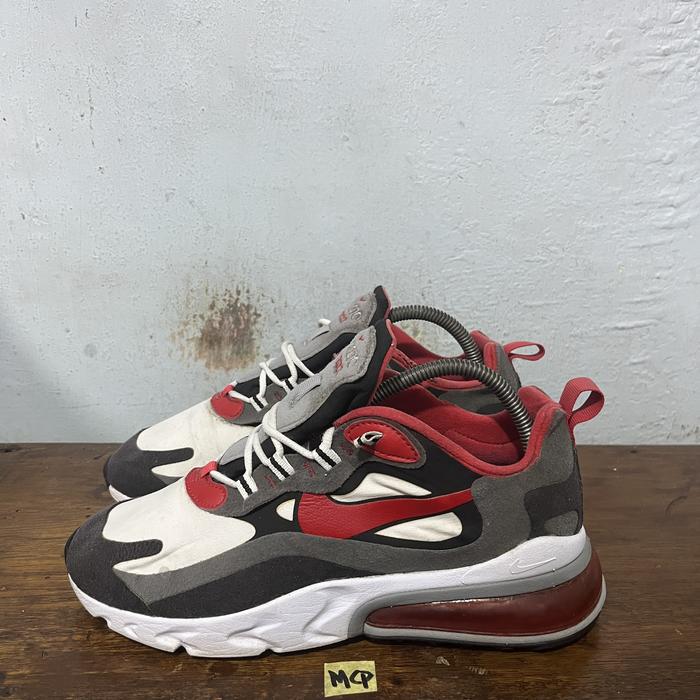 Sepatu second ori nike react 270 black university size 40,5