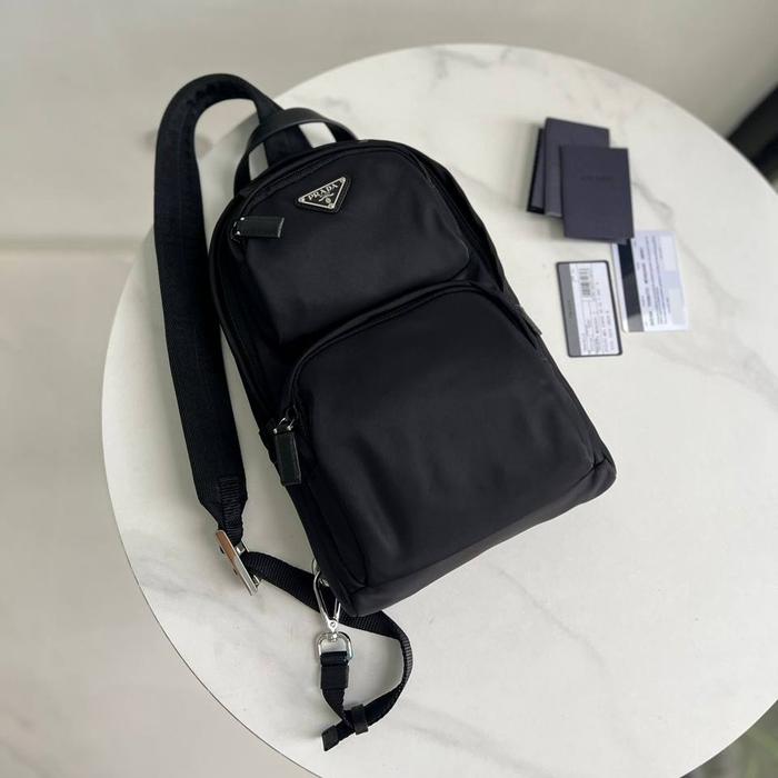 tas pria branded sling bag 2VZ105