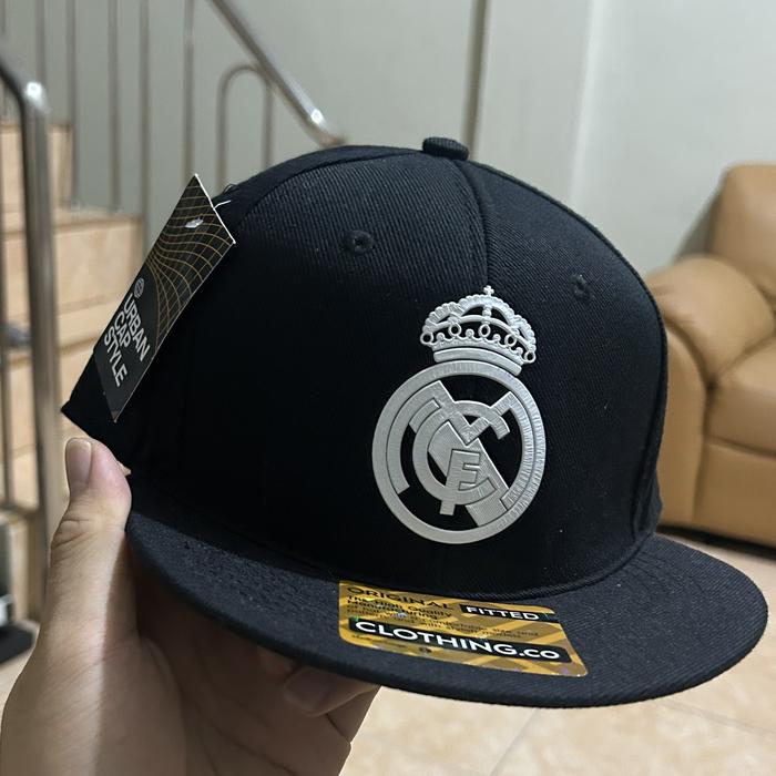 Topi Real Madrid bukan Original adiddas