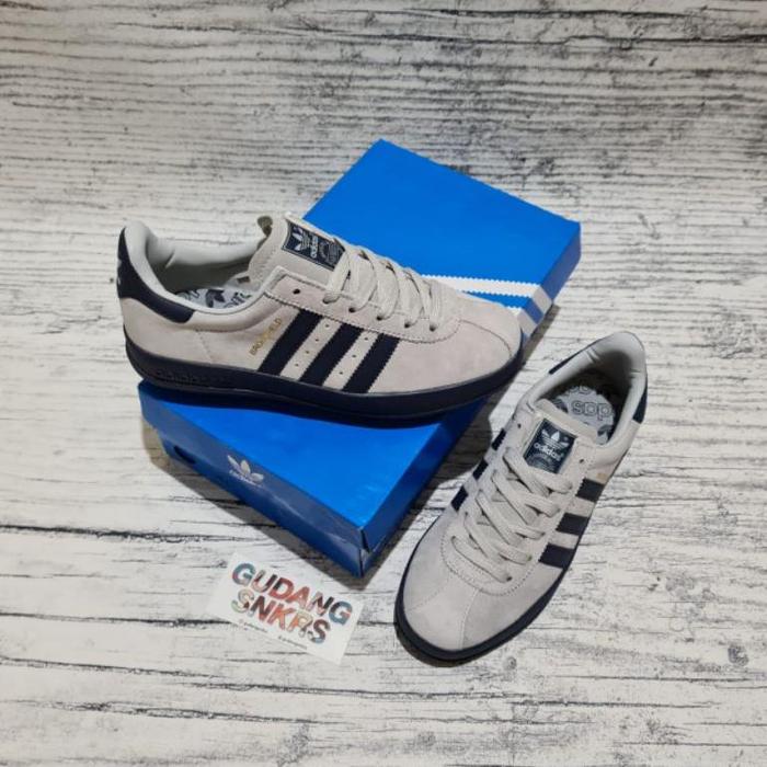 Adidas Broomfield Cream Navy // Broomfield Blue "BNIB 100%"