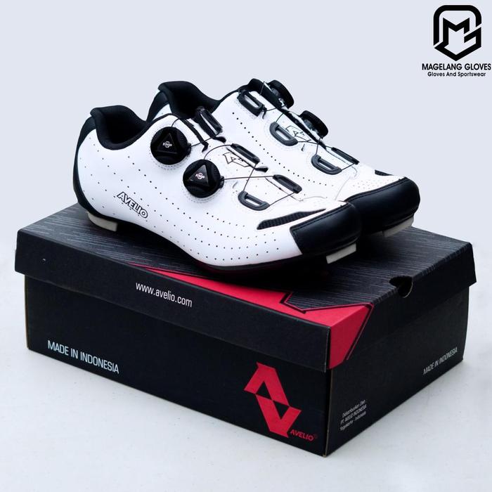 Sepatu Avelio Roadbike White