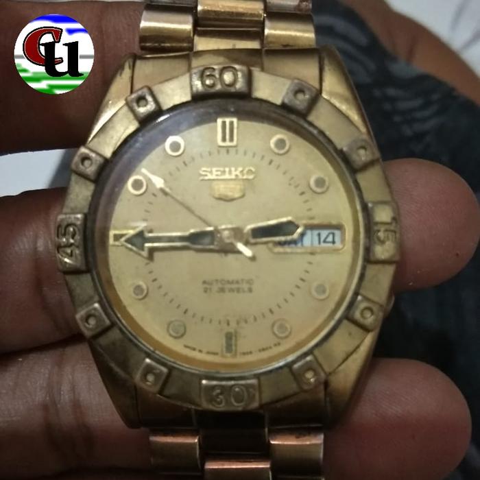 Jam tangan Seiko 5  Bezel sport otomatis