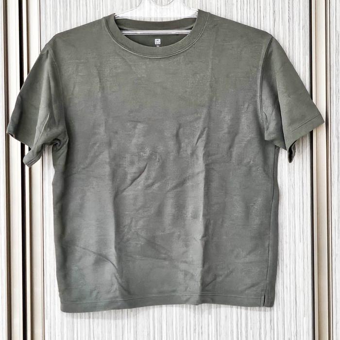 Uniqlo airism tshirt anak laki laki size 150