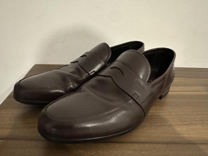 Prada Men Leather Shoes Loafers Slip On Size 10 or 44 100% Original Very Good Condition