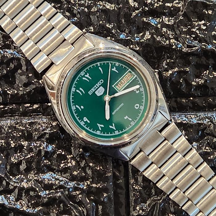 Jam tangan Seiko 5 automatic arab dial