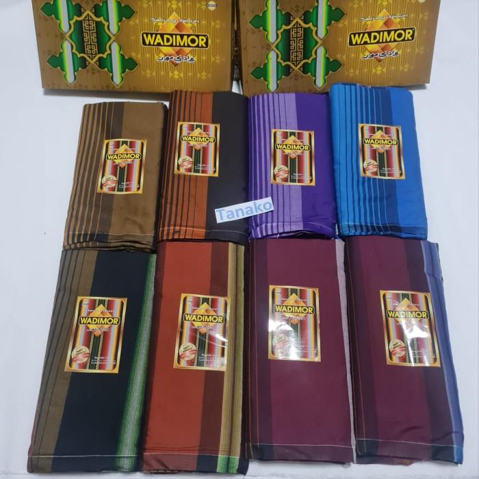 Kain sarung merk Wadimor Sarung Tenun Wadimor Dewasa Motif Salur Polos kotak Manik tiga dara warna w