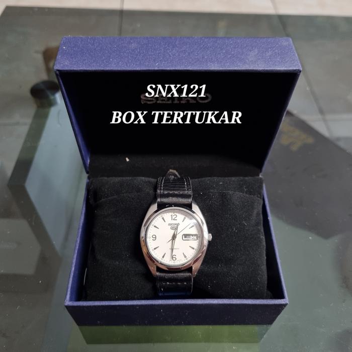 Seiko 5 SNX121 like new..