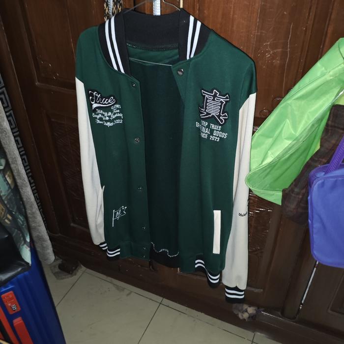 Jaket Varsity No Brand Baseball Hijau Size XL Second Bekas Preloved