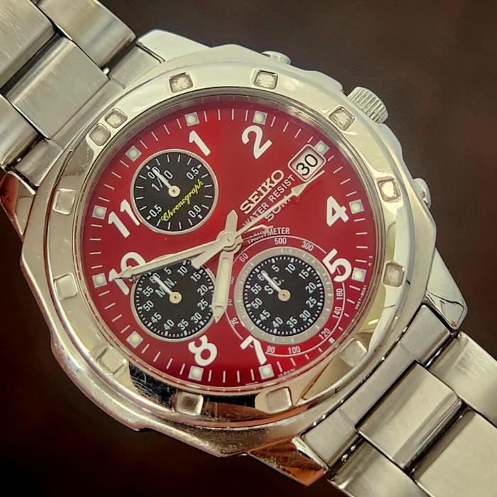 Jam tangan Seiko Chronograph 7T92-0CA0 Red Dial